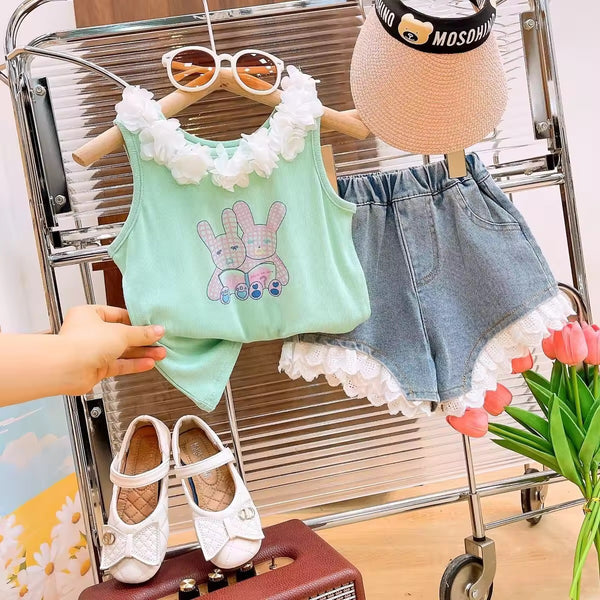 Girls Sleeveless Top With Lace detailed Shorts